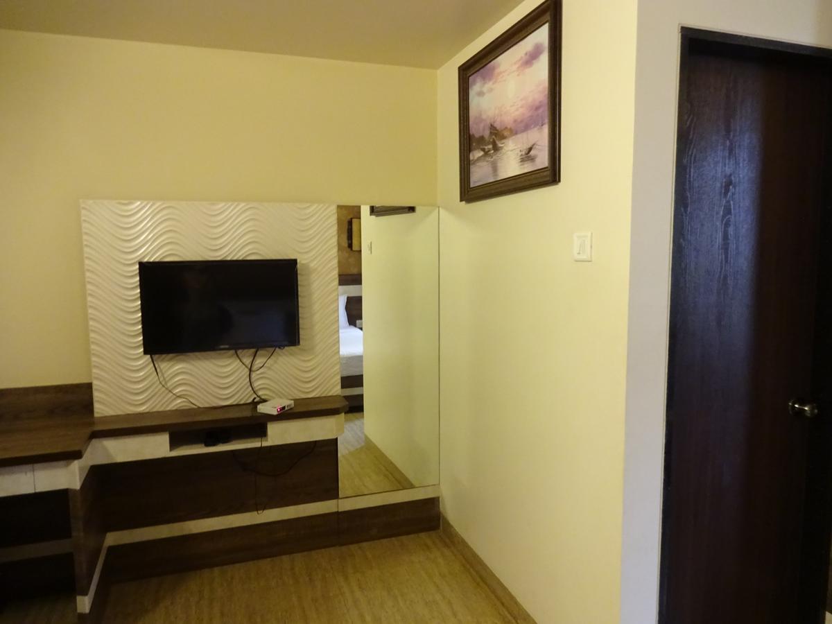 מדגאון Hotel La Grace מראה חיצוני תמונה